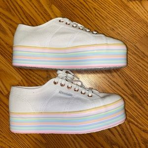 White & Multicolored Supergas